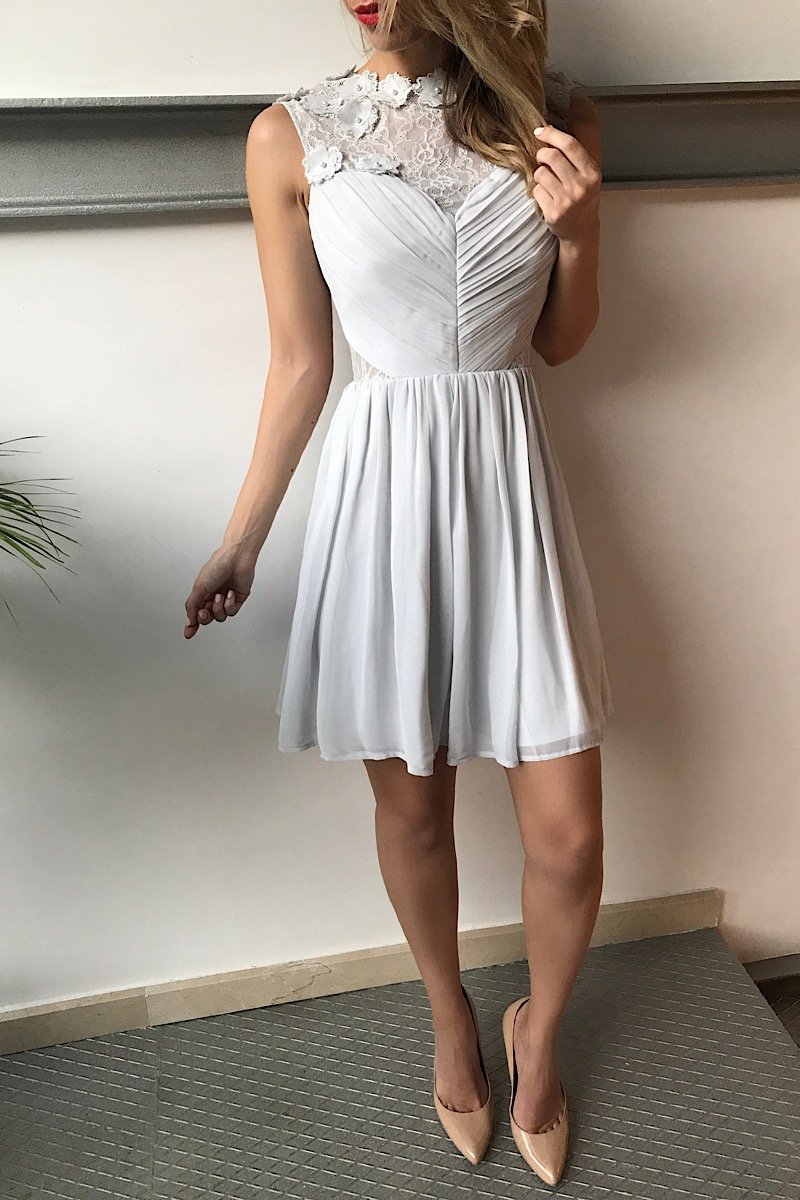 Vestido de chiffon con escote en corazón y doble tirante Musgo