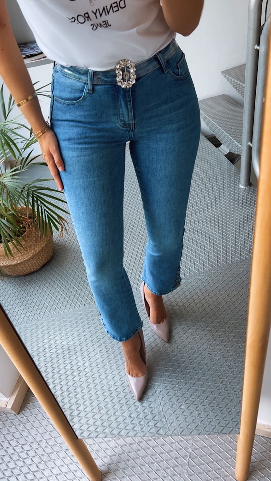 Jeans Flare Detalles Botones - Imagen 5