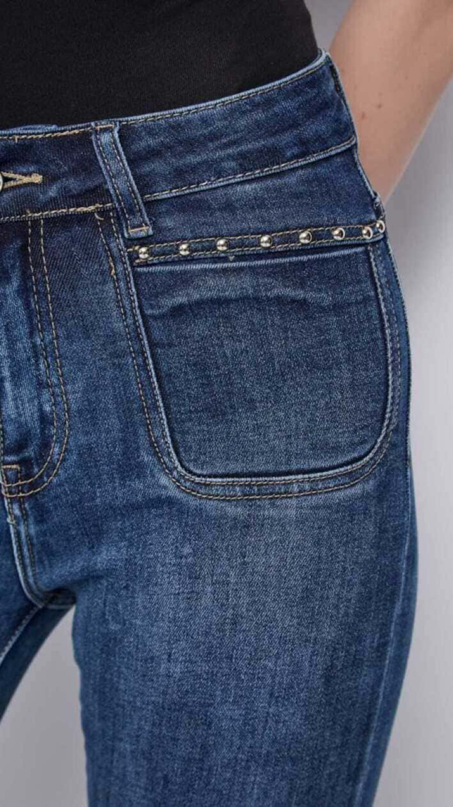 Jeans Flare Tachas Silver