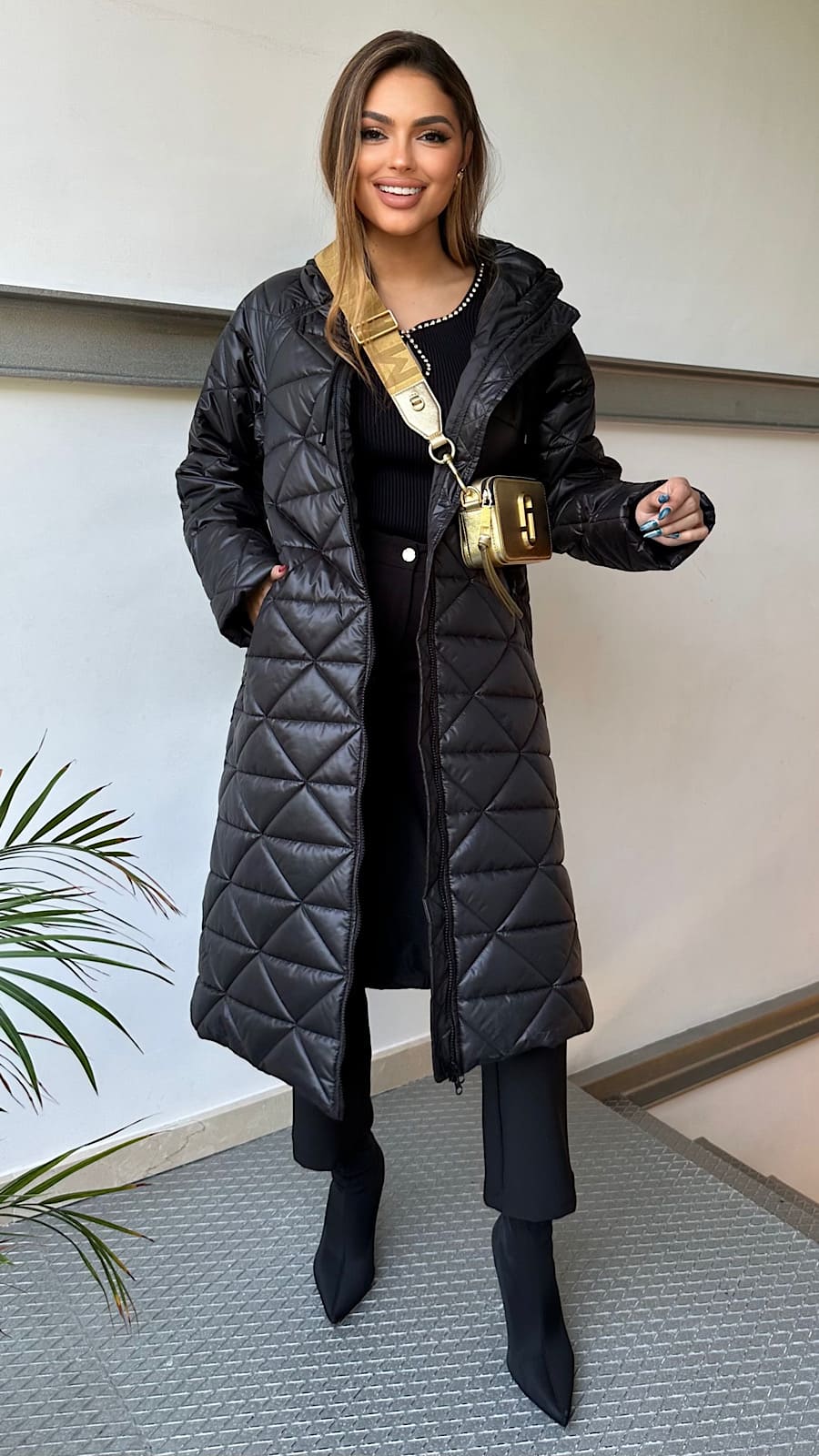 Abrigo Acolchado Negro Weightless