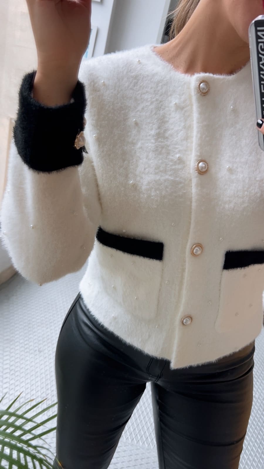 Cárdigan Perlas Chanel Black&White - Imagen 4