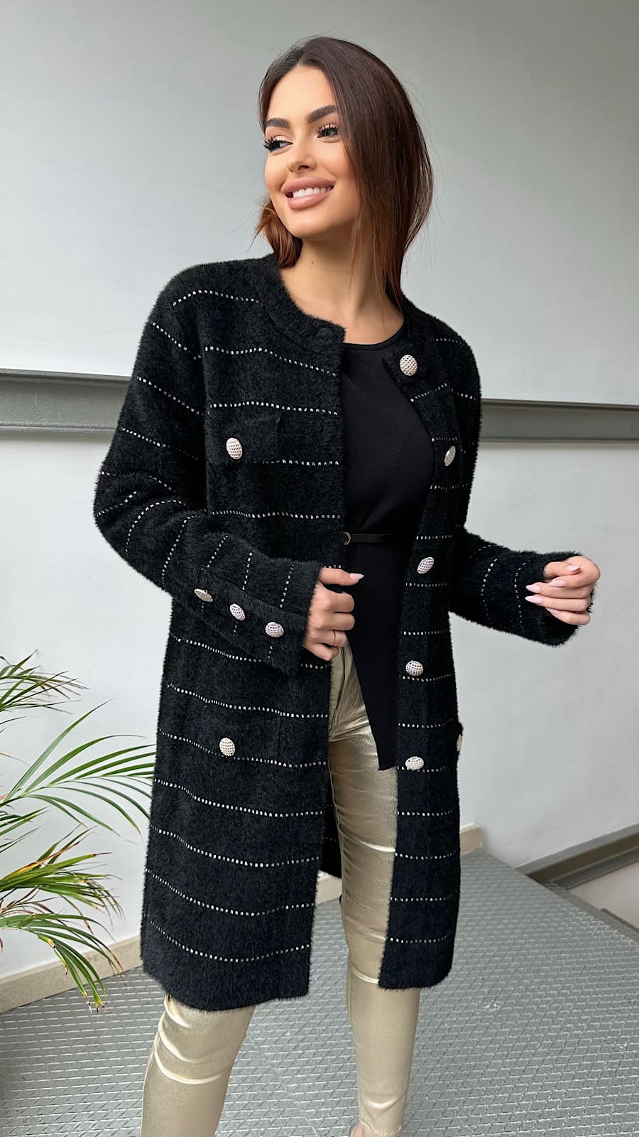 Abrigo Detalles Destellos Blancos Botones Joya