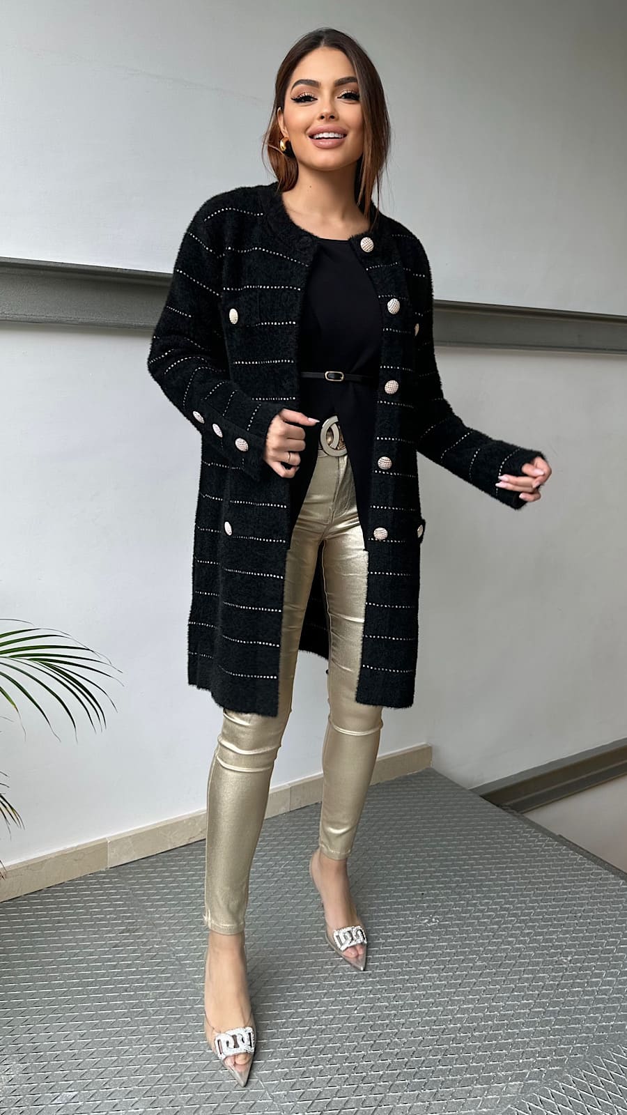 Alternative view of Abrigo Detalles Destellos Blancos Botones Joya