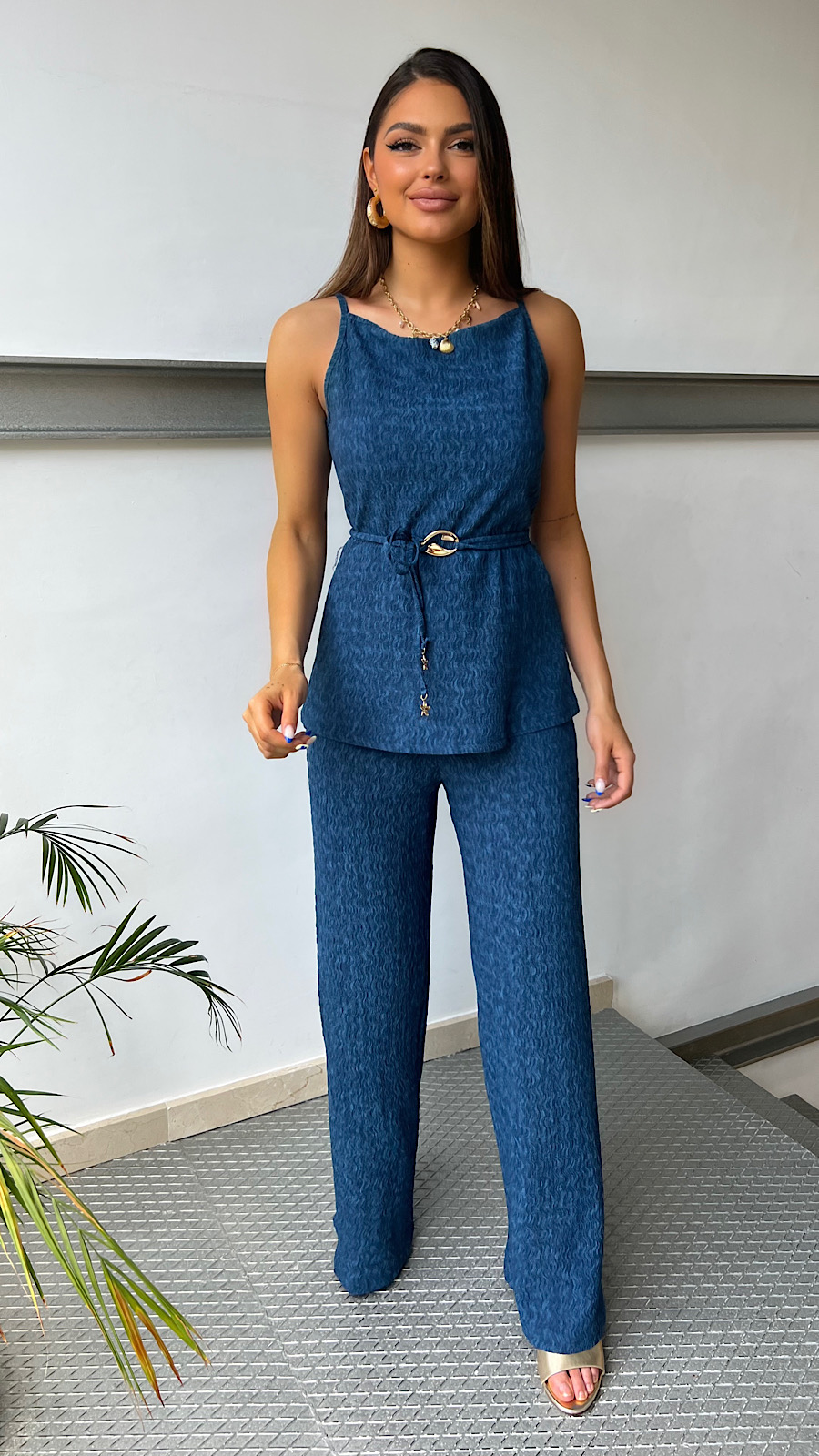Conjunto Azul Espiga Detalle Dorado Top Y Pantalón