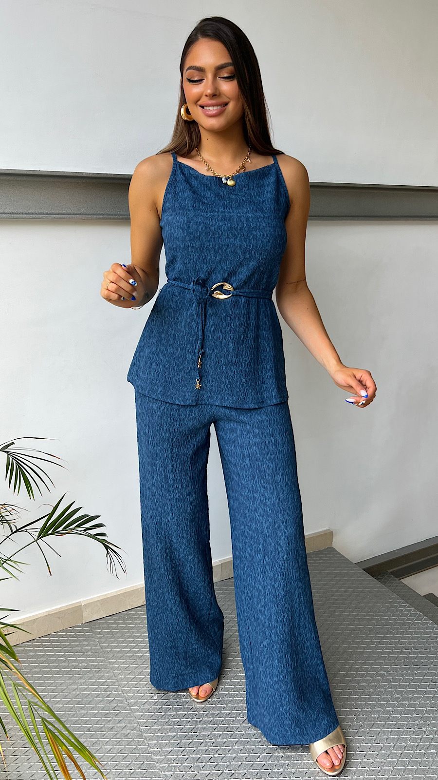 Conjunto Azul Espiga Detalle Dorado Top Y Pantalón - Imagen 5