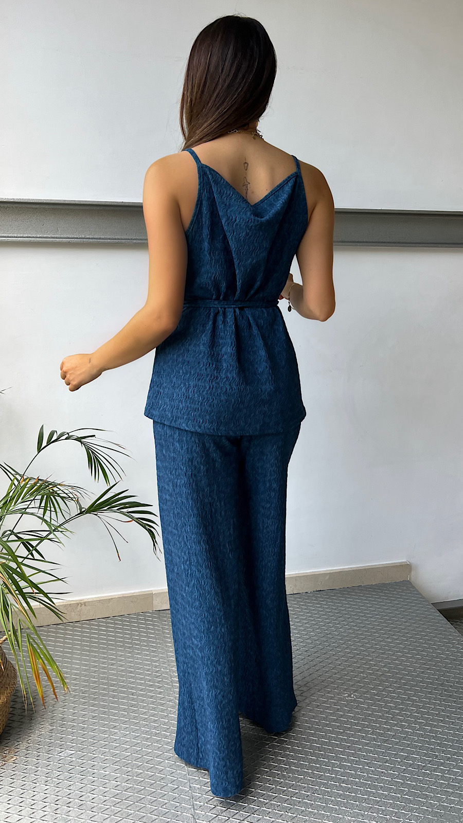 Conjunto Azul Espiga Detalle Dorado Top Y Pantalón - Imagen 3